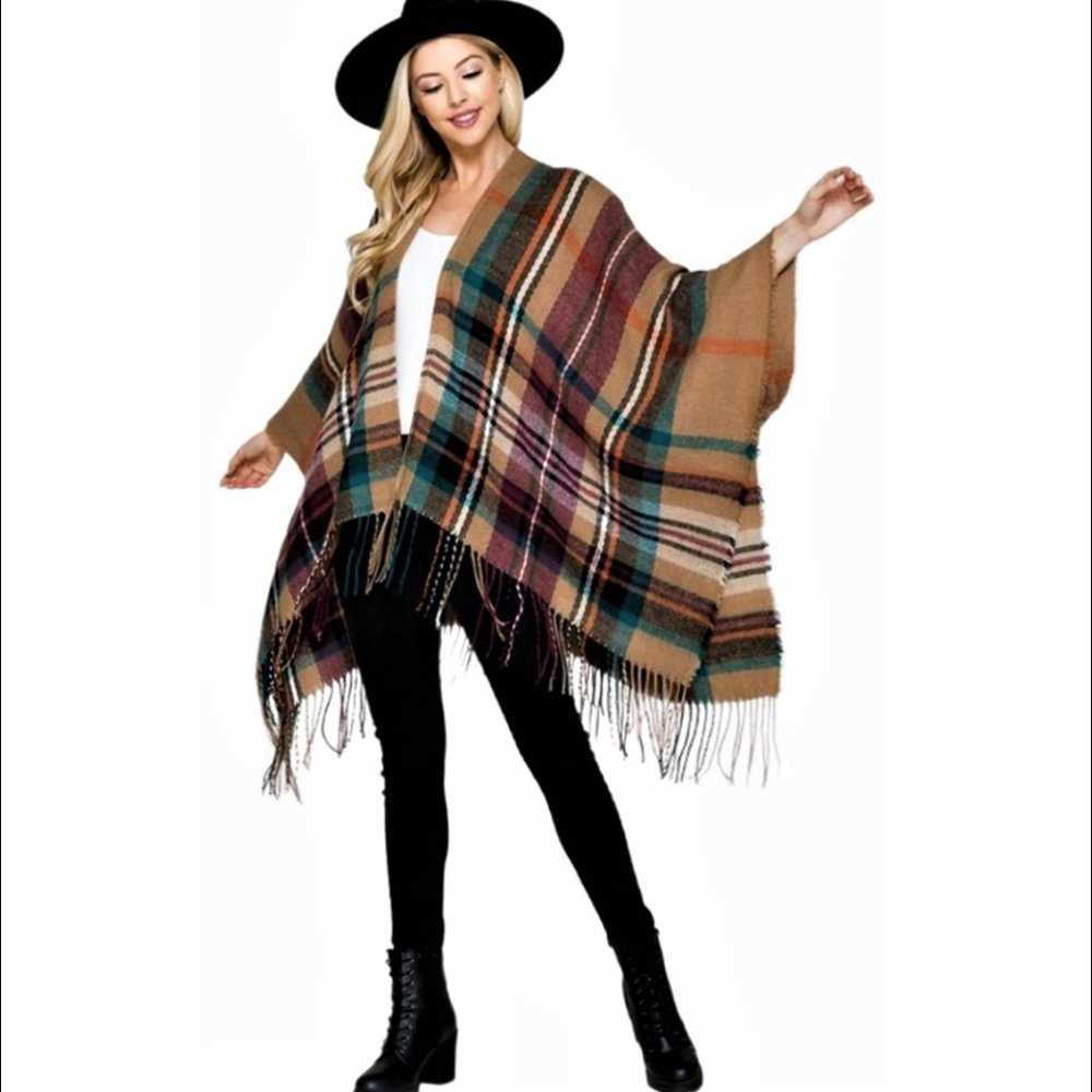 🤑 PLAID Warm Cape 2 Left 😨